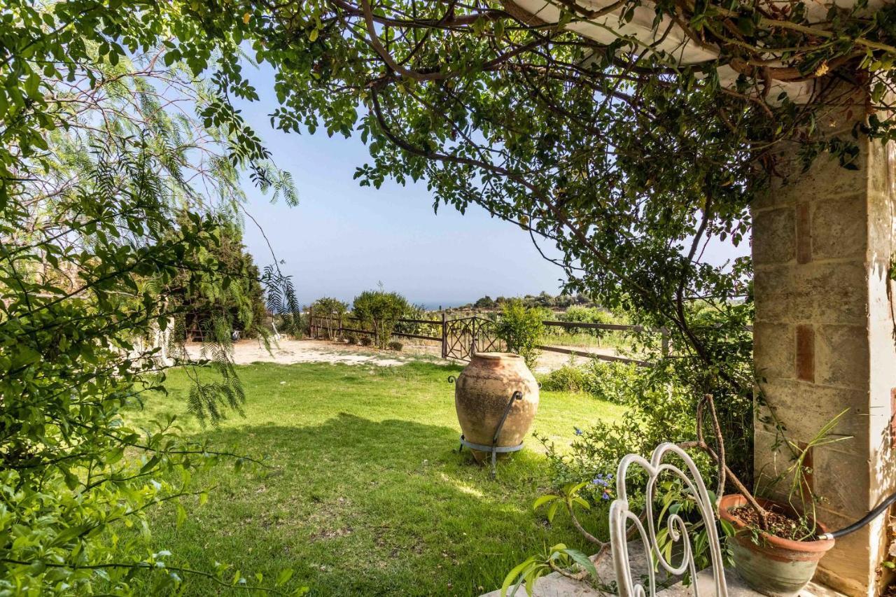 Agriturismo Val Di Noto Eksteriør bilde